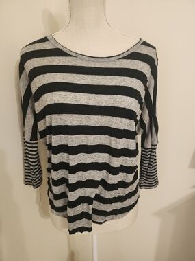 American Rag Black & Gray Striped Long Sleeve Tee